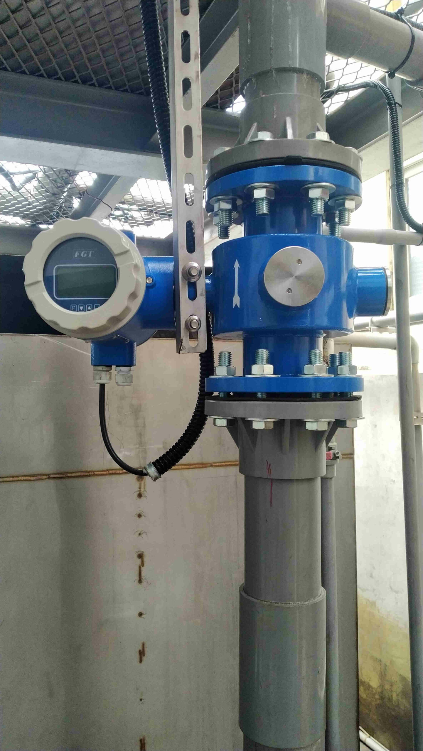 Pasang flow meter di menara scrubber