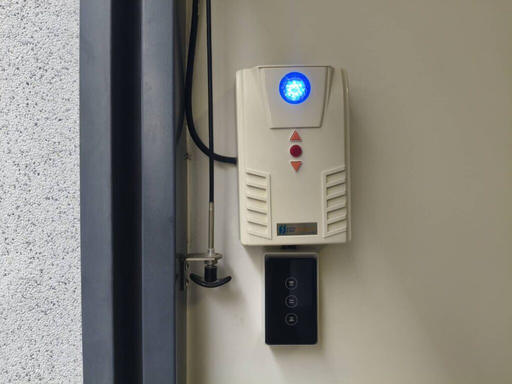 遠端遙控鐵捲門diy