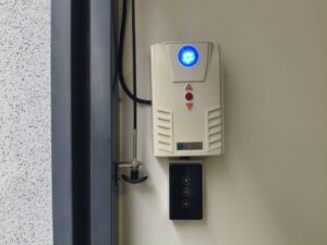 홈 6 遠端遙控鐵捲門diy